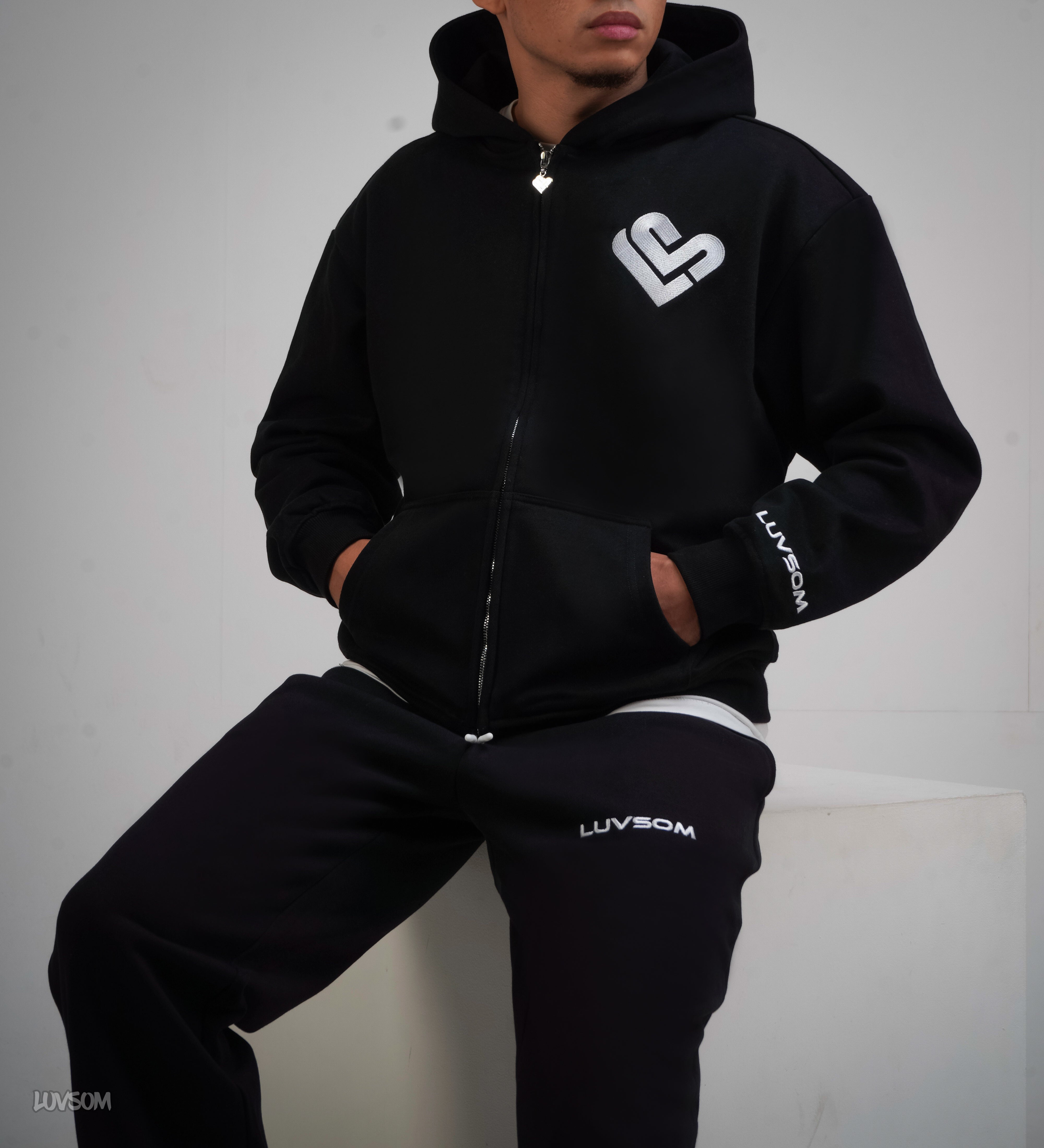LUVSOM JOGGER BLACK - LUVSOM